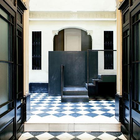 Estudios Pelayo Guest House Barcelona Bagian luar foto