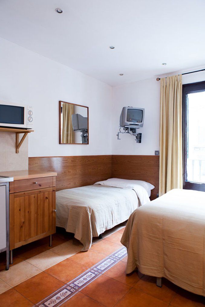 Estudios Pelayo Guest House Barcelona Bagian luar foto