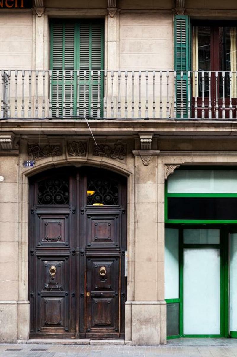 Estudios Pelayo Guest House Barcelona Bagian luar foto